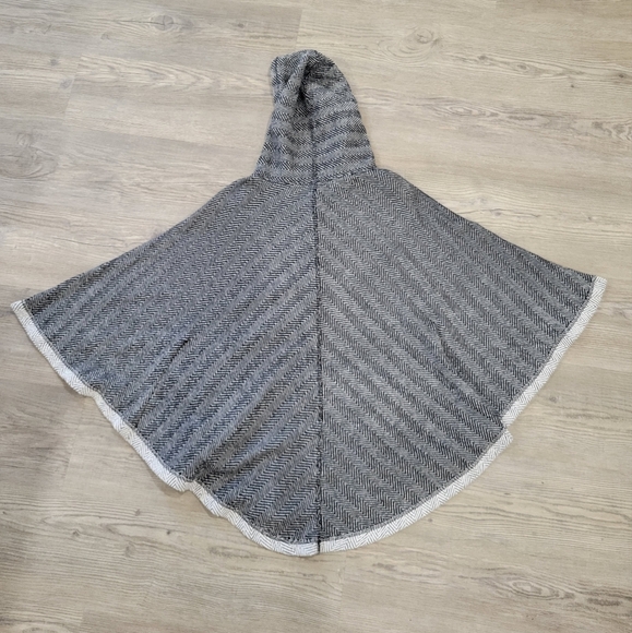 Lucky Brand Gray Herringbone Hooded Poncho Size XS/S - Picture 3 of 9